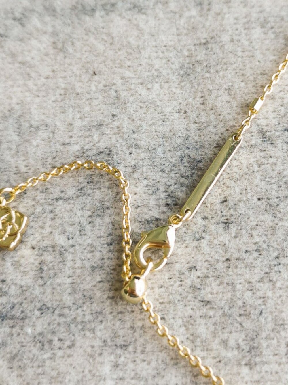 Kendra Scott Letter I Pendant Necklace - Gold - Picture 3 of 4